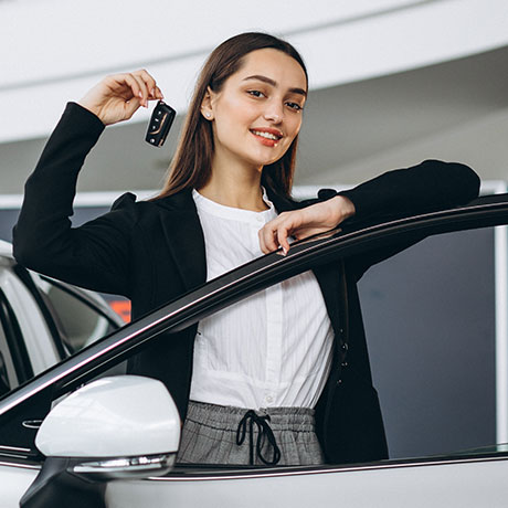 ¡El día de tu salida, ven a nuestro parking y te llevaremos al aeropuerto en menos de 5 minutos. A tu regreso, dirígete a nuestro punto de encuentro en el aeropuerto Murcia y te llevaremos al parking de nuevo!
